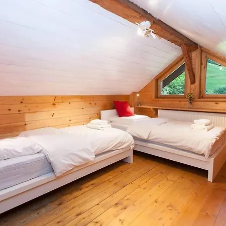 Шале Ski- Und Sommer-chalet Fuer 10 Personen In *