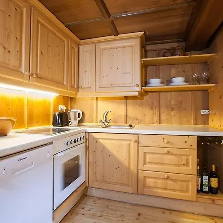 Alpehytte Ski- Und Sommer-chalet Fuer 10 Personen In