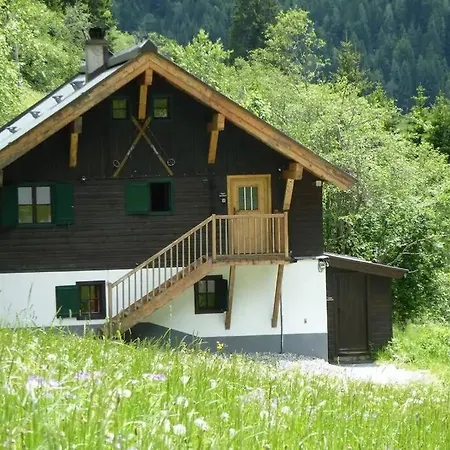 Ski- Und Sommer-chalet Fuer 10 Personen In