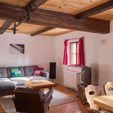 Ski- Und Sommer-chalet Fuer 10 Personen In Шале