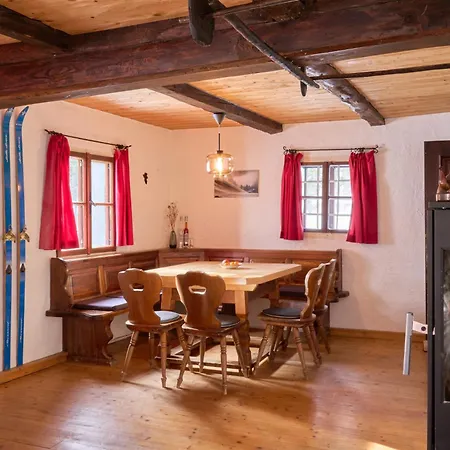 Ski- Und Sommer-chalet Fuer 10 Personen In Dienten am Hochkönig