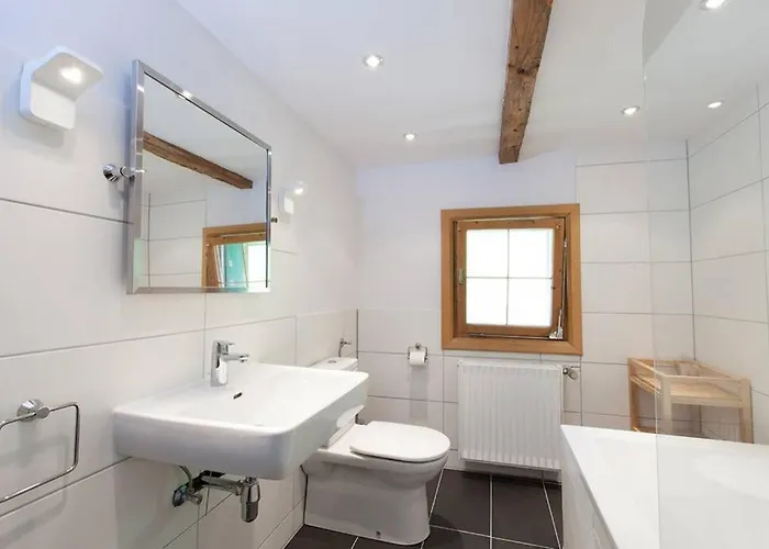 Ski- Und Sommer-chalet Fuer 10 Personen In